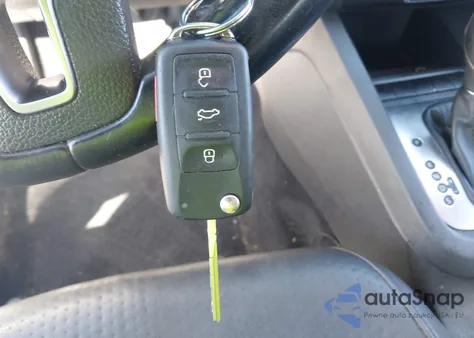 2013 Volkswagen Jetta 2.5L Se z USA, uszkodzony, nr VIN 3VWDP7AJ1DM438927